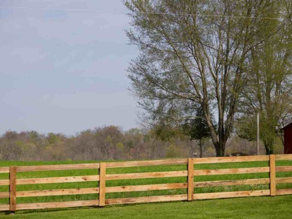 Benefits of Local Fence Contractors in Irvine