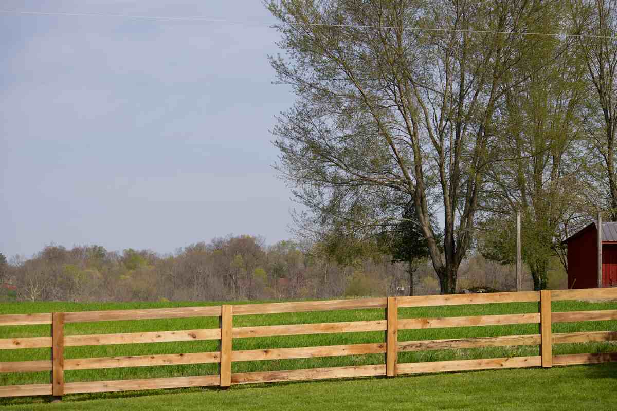 Benefits of Local Fence Contractors in Irvine